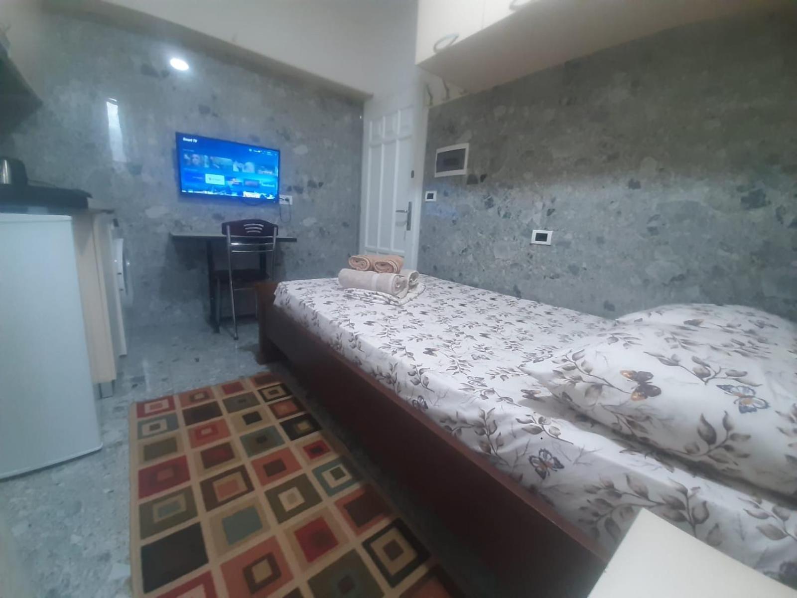 Apartment And Quite Apparament C Tirana